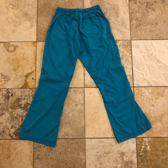 Wonder Flex Women’s Scrub Set ( Sky Blue/Teal ) - Picture 5 of 5